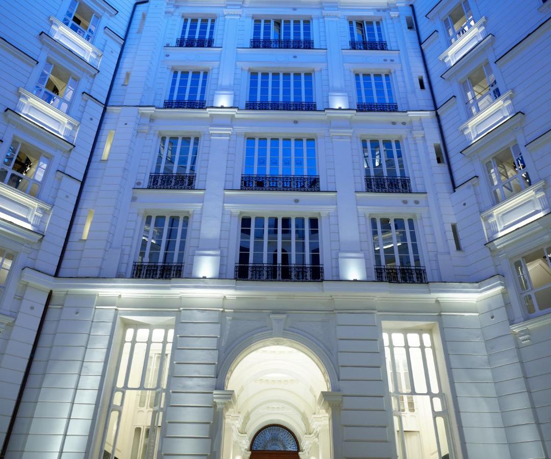 The One Luxury Apartment